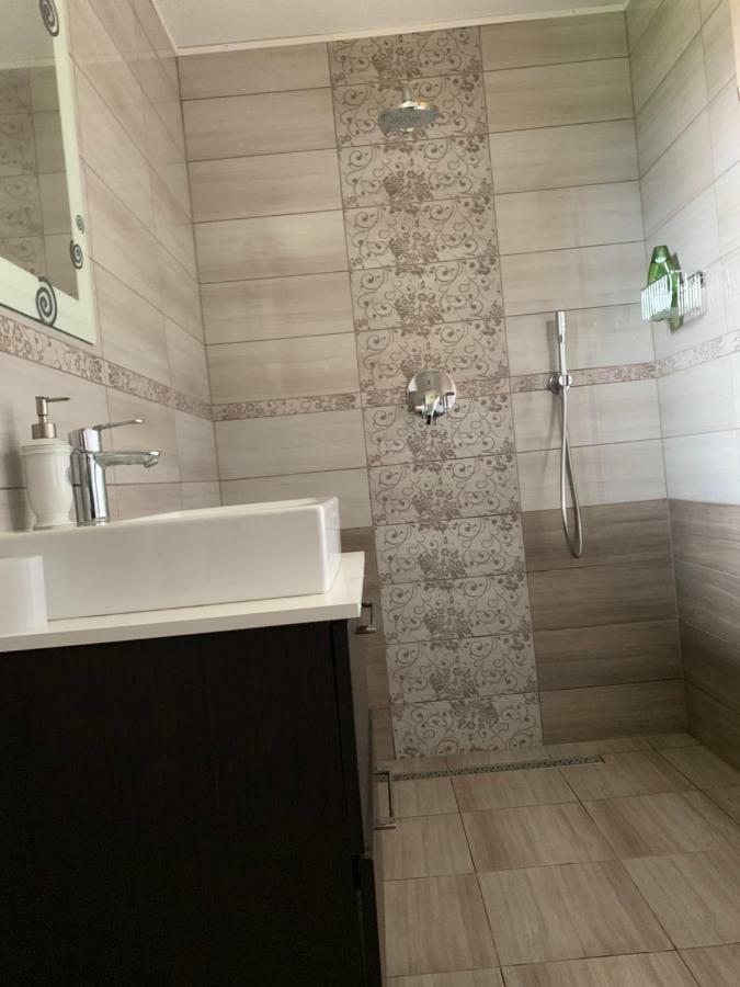 הוילה בלד Entire House Iris & Arnika מראה חיצוני תמונה